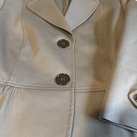 Tahari Arthur S Levine Blazer Womens 8 Petite Black White Cropped Jacket Career - Picture 2 of 5